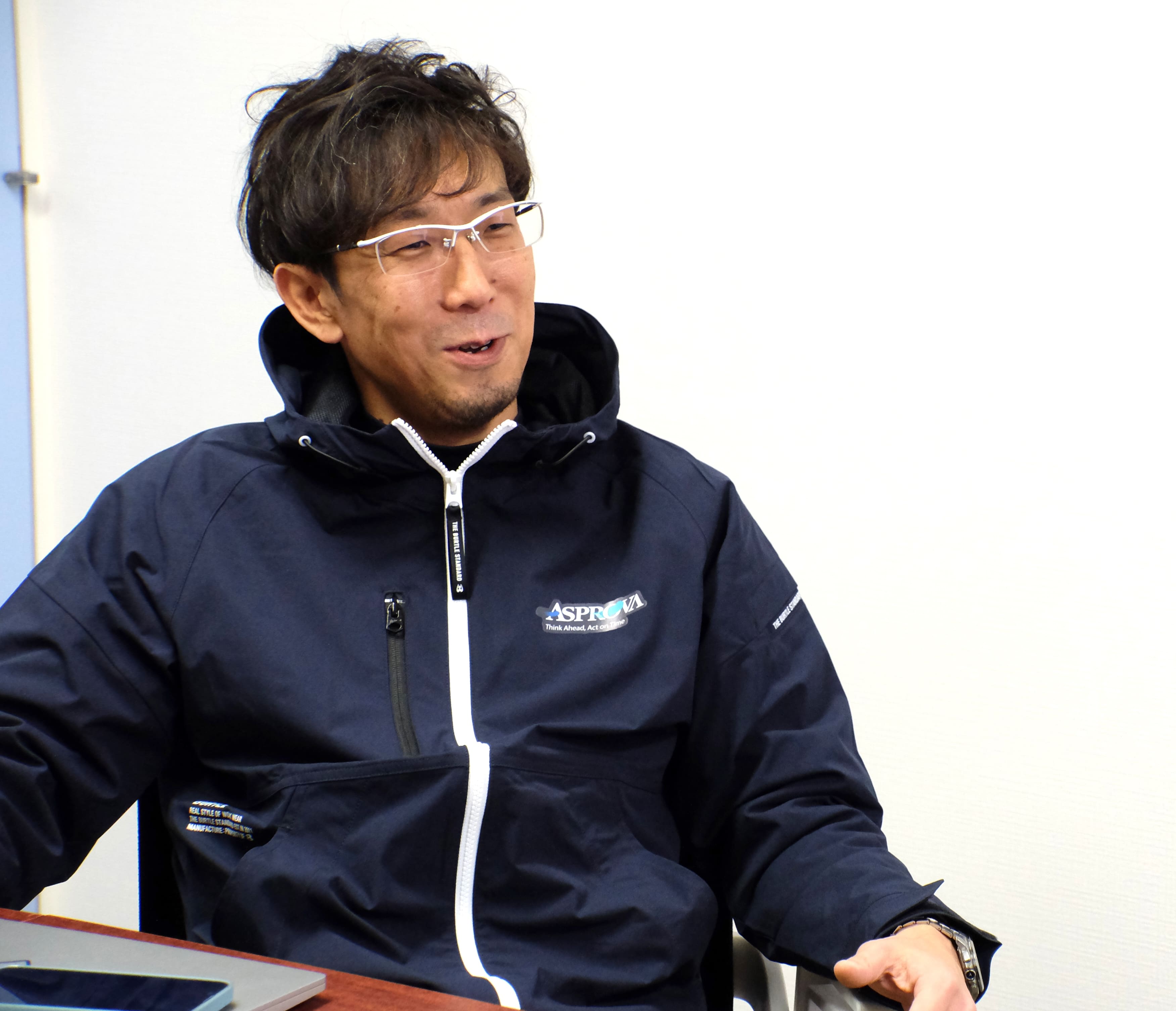 セールスマーケティングチーム花井の写真